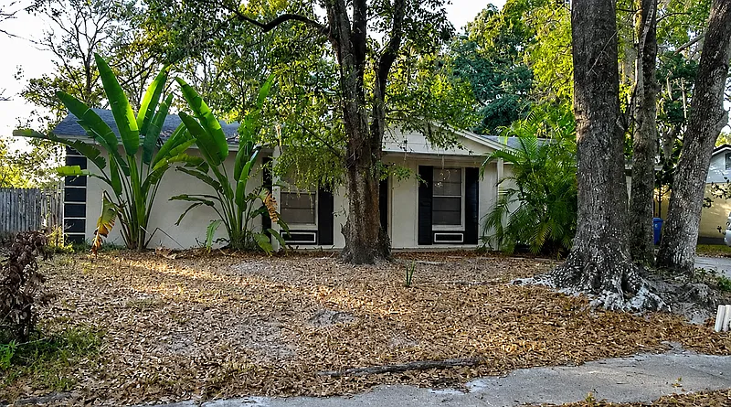 5 bed, 2.0 bath, 1400 sqft, $2,295 — Photo 4