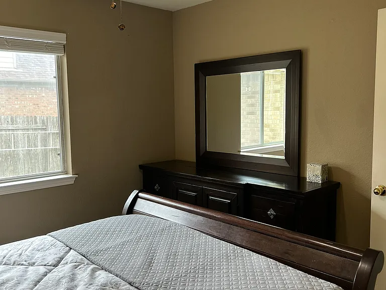 Bed Room 2 - Queen bed