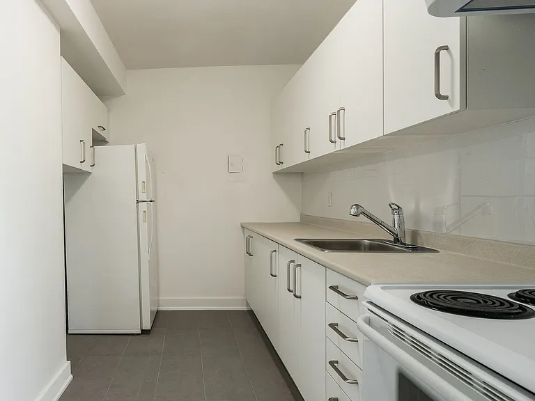755 Avenue Rd — Photo 17