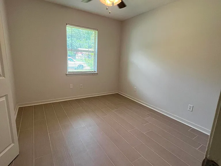 2819 Lawnwood Dr — Photo 12