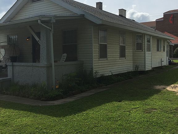 4th image of 310 N Hinckley St