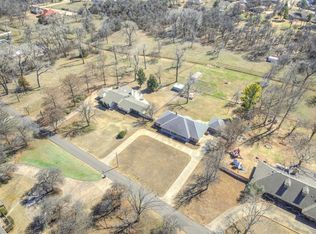 9300 Nawassa Dr, Midwest City, OK 73130