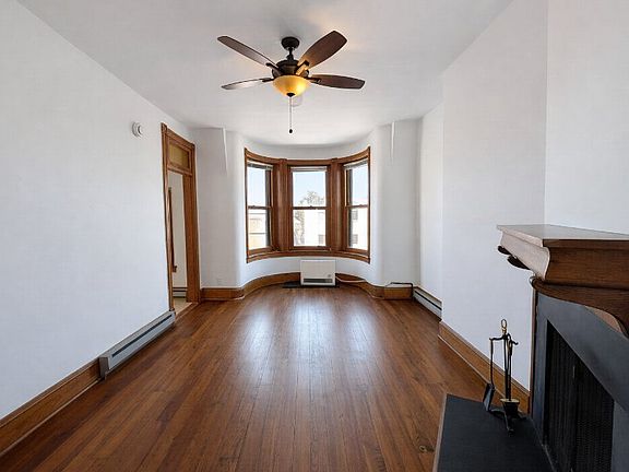5th image of 109 5th St SE APT 3