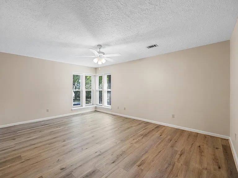 12119 Auburn Hills Dr — Photo 22
