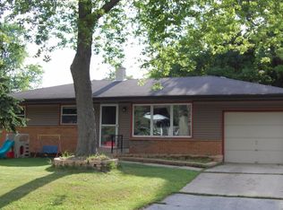 4260 S 64th St, Greenfield, WI 53220