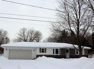 1891 Beck St, Menasha, WI 54952