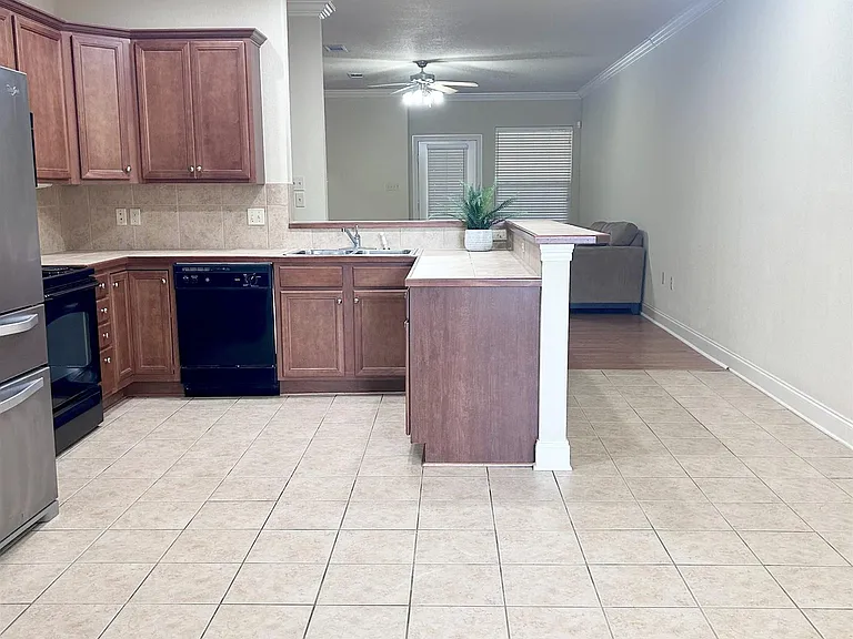 4848 Windsor Village Dr #63 — Photo 9