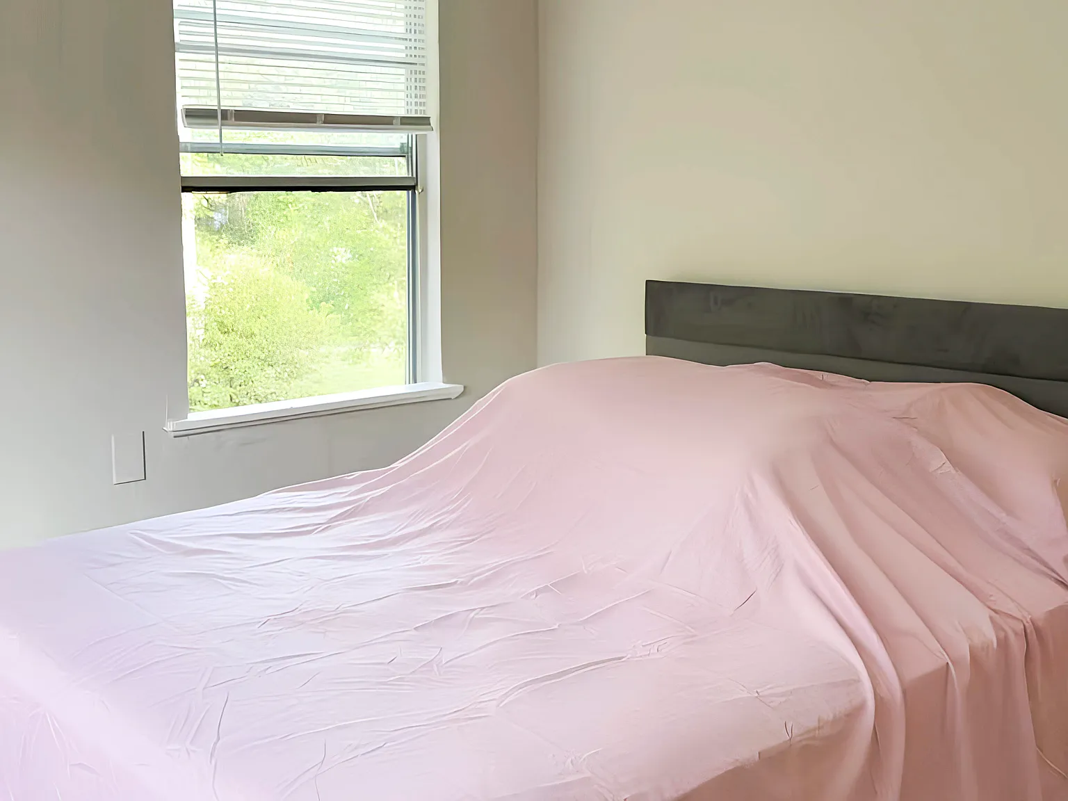 2 bed, 2.0 bath, 2200 sqft, $819 — Photo 4
