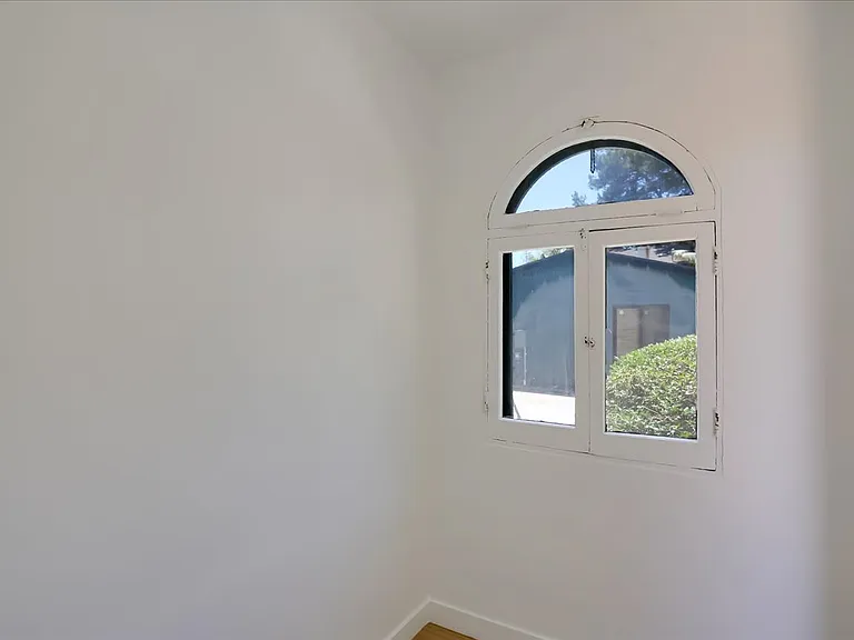 102 S Voluntario St #B — Photo 5