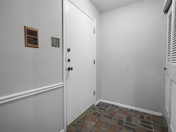 2nd image of 15631 Hedgeford Ct APT 20