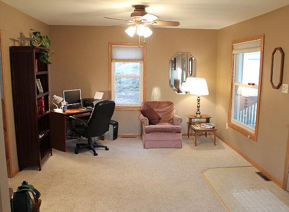 4th image of 403 2nd St S