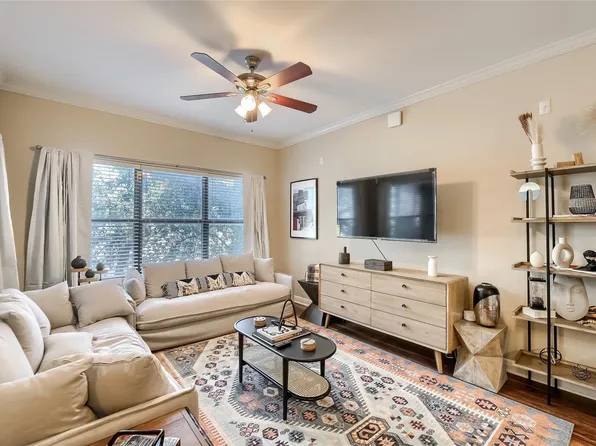 2502 Leon St APT 212, Austin, TX 78705