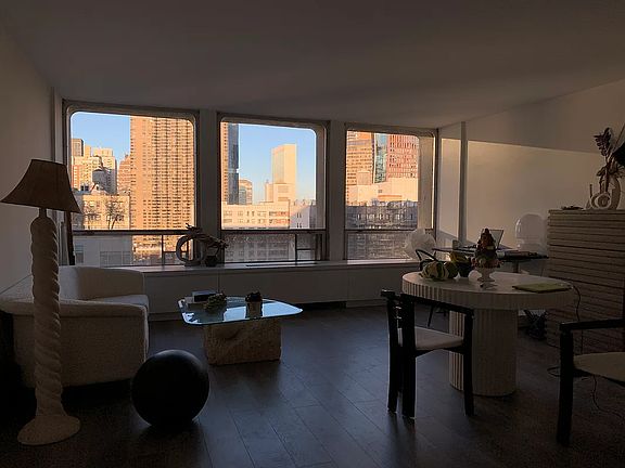 4th image of 330 E 33rd St APT 14F