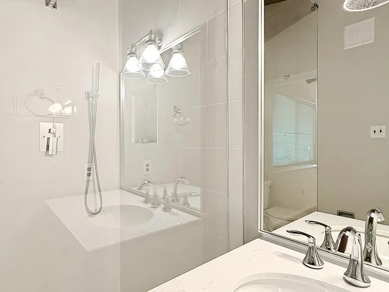 10611 Allenwood Ln — Photo 20