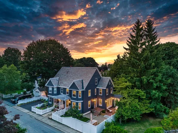 31 Collins St, Newburyport, MA 01950