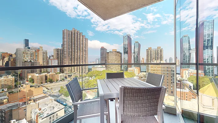 Rented by Bond New York | media 31