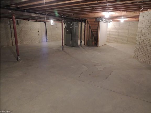 4th image of 10510 Greenview Ave