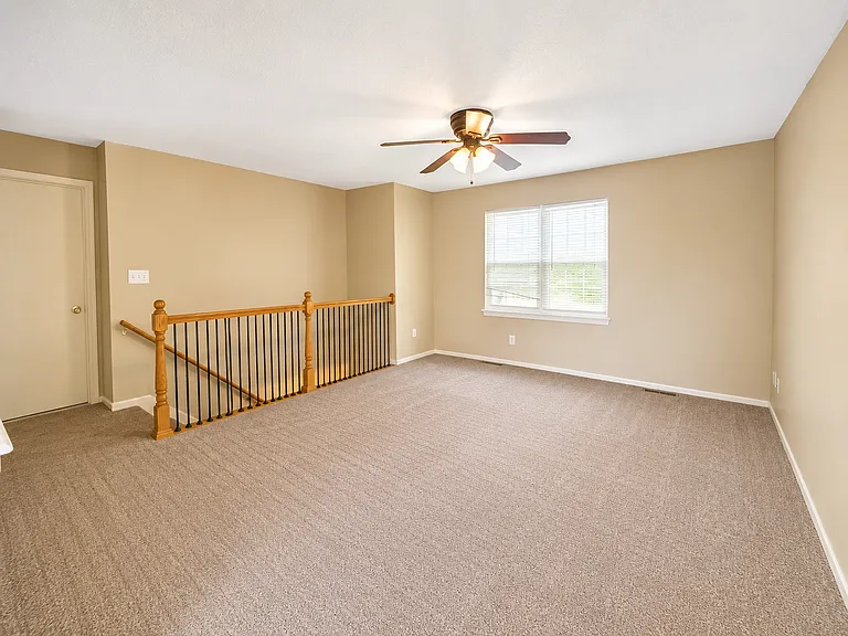 202 NE Westwind Dr #A — Photo 3