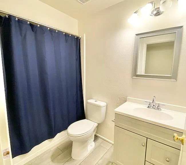 2400 S Engler Ave — Photo 12