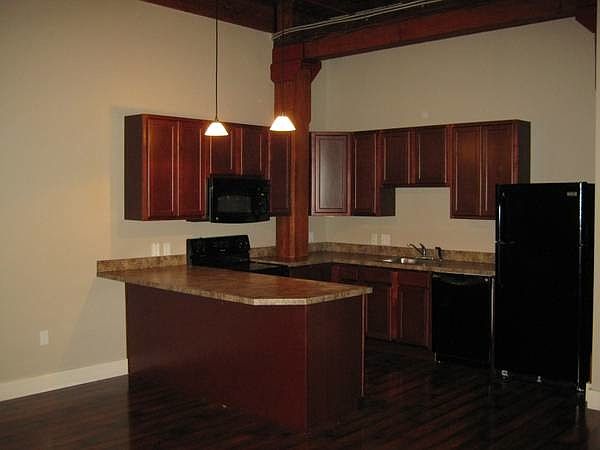 1st image of 120 Franklin Ave APT 405