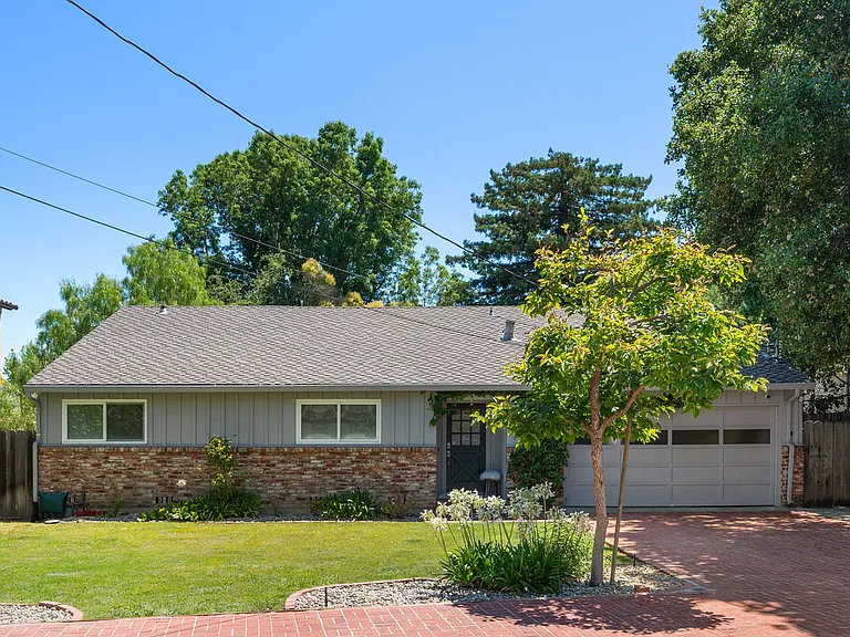 2035 El Prado St — Photo 3