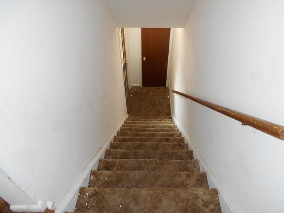 3rd image of 718 E 18th St APT A10