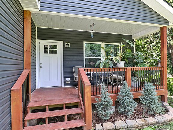 3rd image of 2620 W Calhoun Street