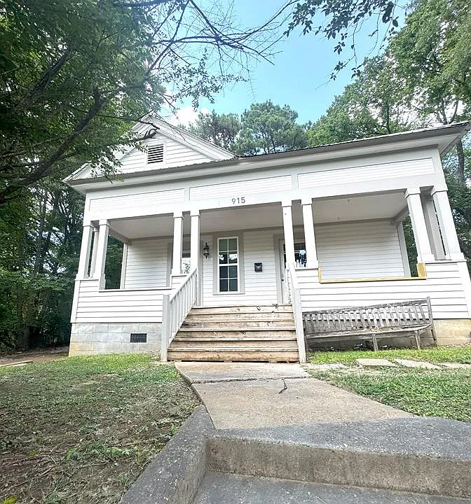 915 Jefferson Ave