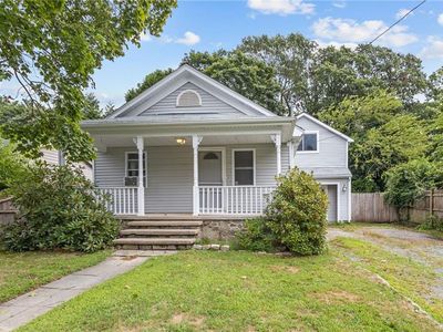 100 Walnut Rd, Barrington, RI, 02806