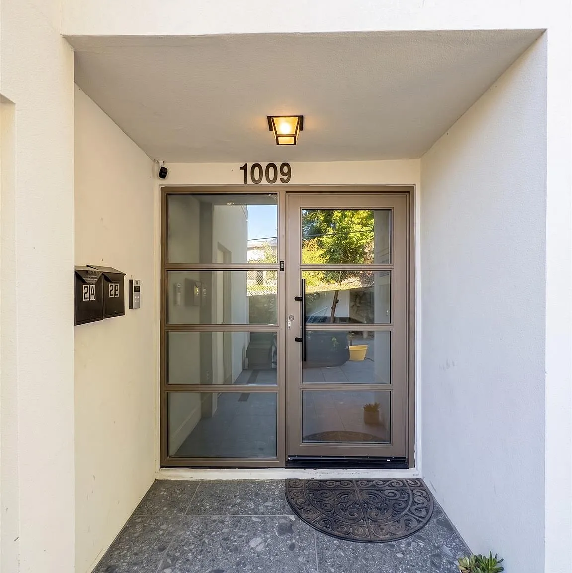2 bed, 1.0 bath, 675 sqft, $3,400 — Photo 1