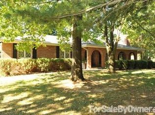 11313 Robinson Ln, Athens, IL 62613