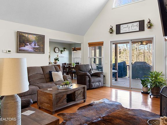 5th image of 317 Georgee Rd