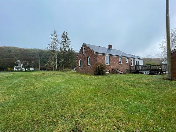 4th image of 1768 E Mountain Rd