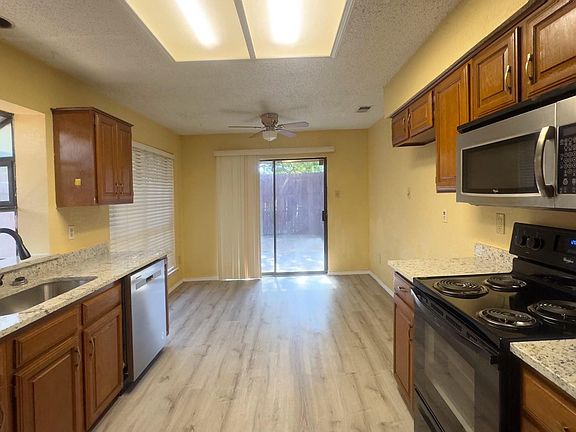 4th image of 18922 Tupelo Ln #18922