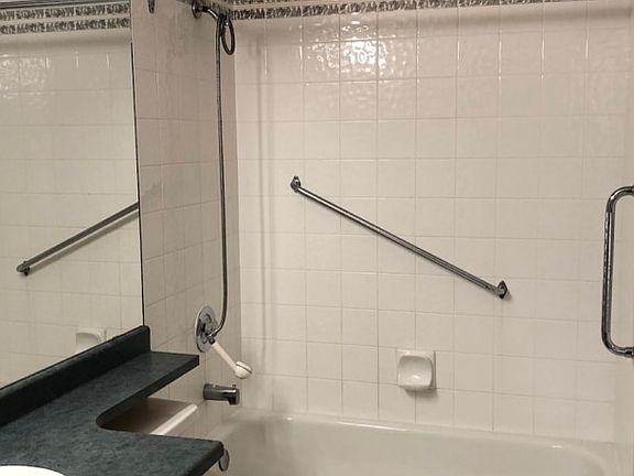 5th image of 20 Saint Joseph St #402