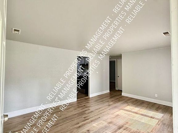 3rd image of 4341 Elm Ave