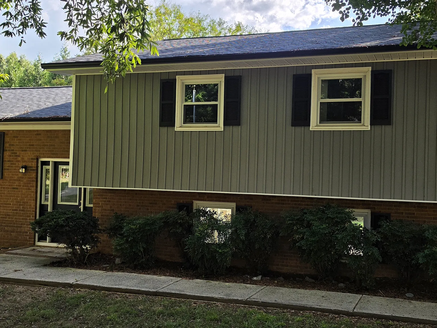 1010 Lewisville Clemmons Rd — Photo 2