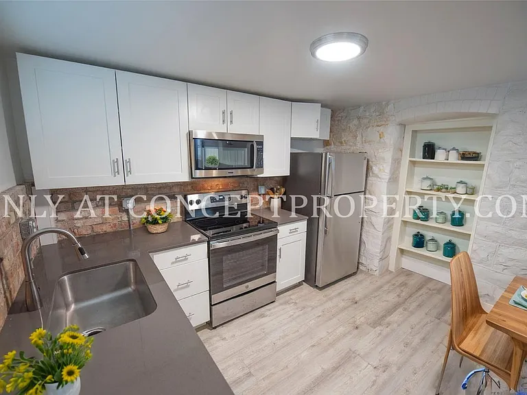 First Avenue Flats — Photo 85