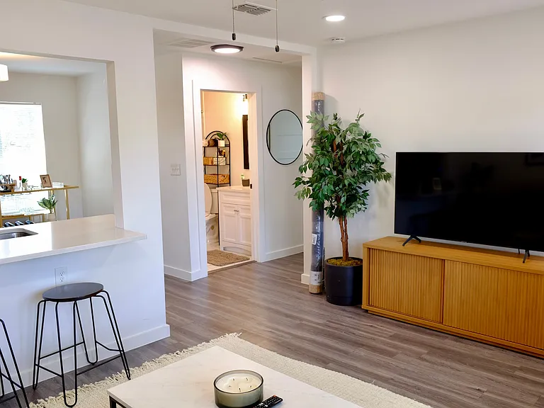 1401 Marcus Pl #B — Photo 9