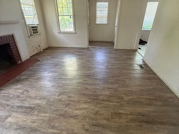 4th image of 3701 N Parker Ave