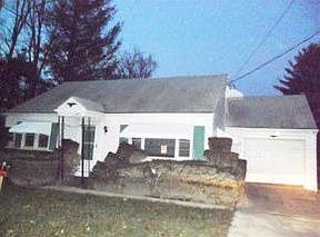 2nd image of 1355 Main St