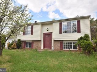 3033 Burchlawn St, Herndon, VA 20171