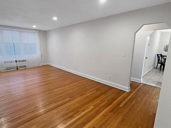 5th image of 30 Ocean St APT 4