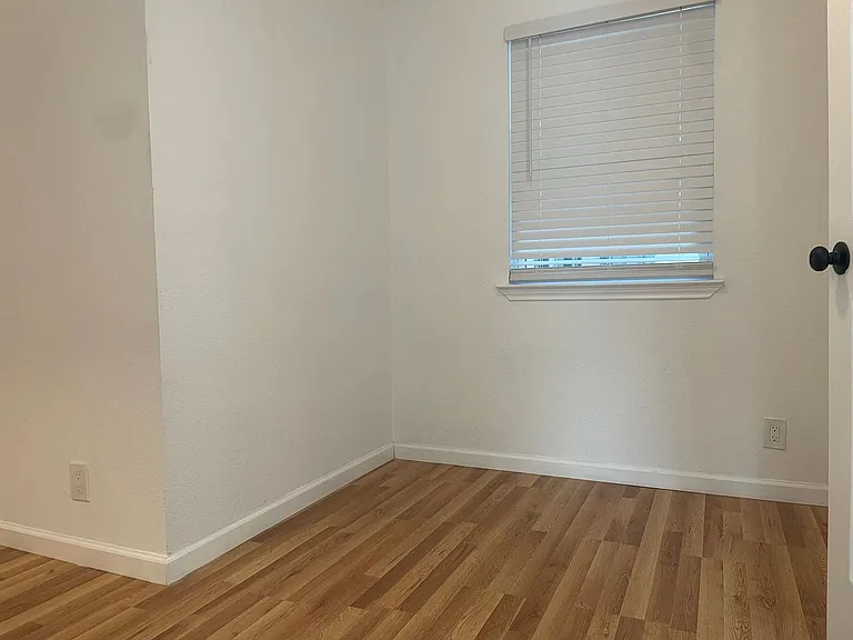 2803 Hemphill Park #B-110 — Photo 7