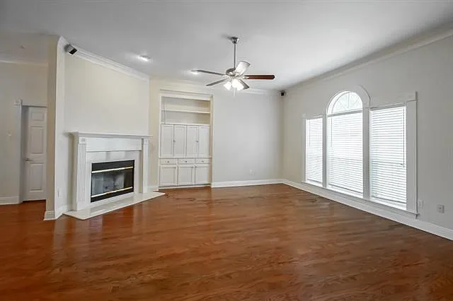 3070 Pine Pl — Photo 4