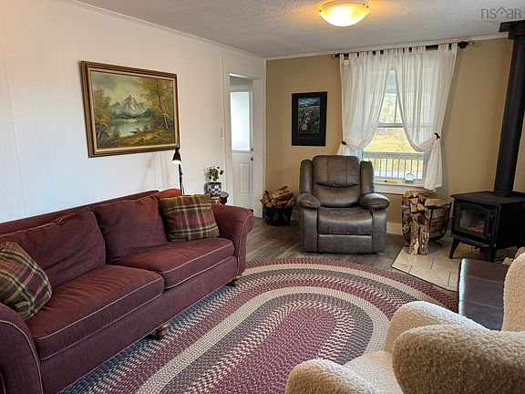 4th image of 178 Shore Rd