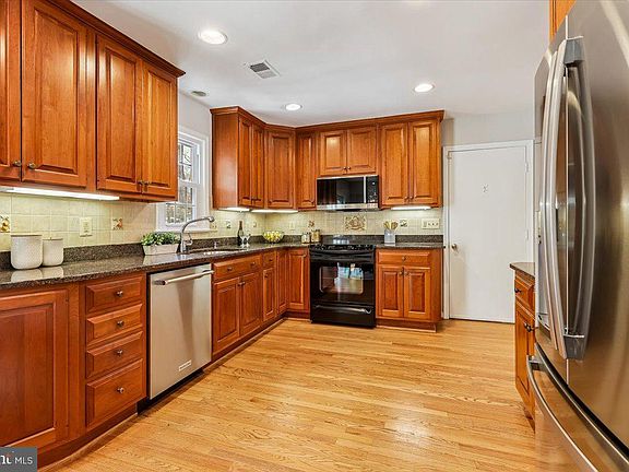 3rd image of 3105 Miller Heights Rd