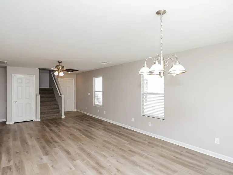 9522 Green Spruce St — Photo 8