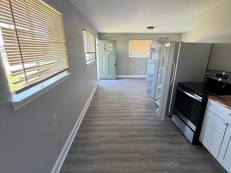 45 Scruggs St #E — Photo 16