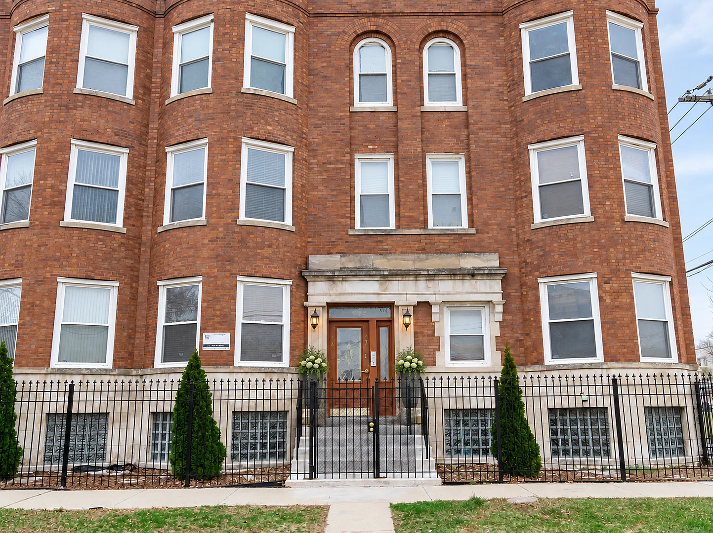 **Classic Charm, Everyday Comfort | 3-Bedroom, 2-Bath Condo** — Photo 1